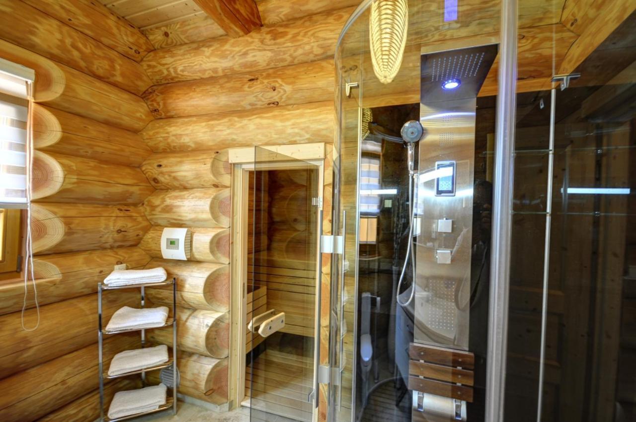 Luxus-Ferienhaus Blockhaus Chalet Nr 2 Toplage Am Feldberg Mit Sauna, Outdoor-Hottub, Kamin Auf 1300M Uem Eksteriør billede