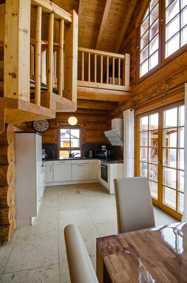Luxus-Ferienhaus Blockhaus Chalet Nr 2 Toplage Am Feldberg Mit Sauna, Outdoor-Hottub, Kamin Auf 1300M Uem Eksteriør billede