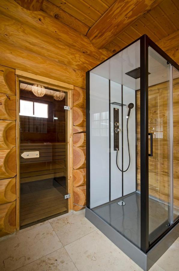 Luxus-Ferienhaus Blockhaus Chalet Nr 2 Toplage Am Feldberg Mit Sauna, Outdoor-Hottub, Kamin Auf 1300M Uem Eksteriør billede