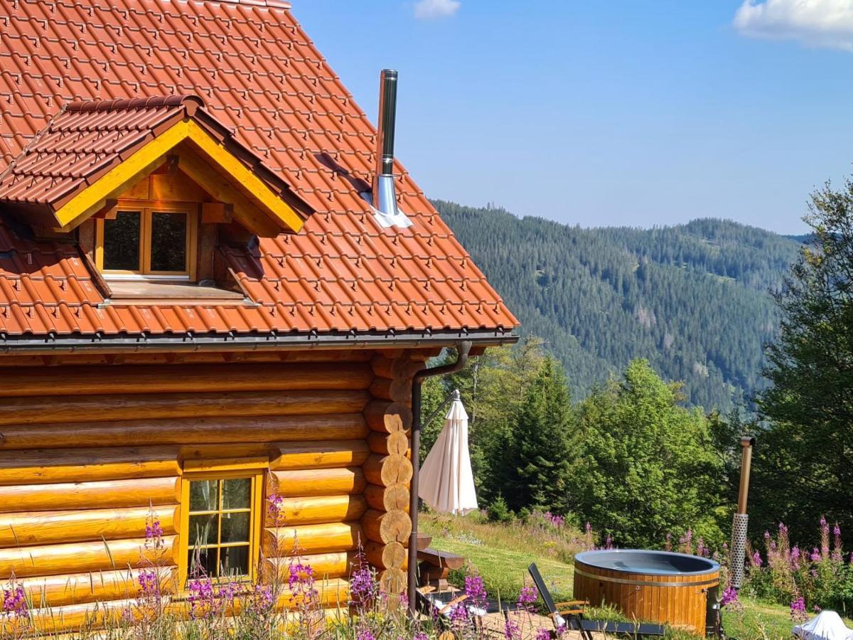Luxus-Ferienhaus Blockhaus Chalet Nr 2 Toplage Am Feldberg Mit Sauna, Outdoor-Hottub, Kamin Auf 1300M Uem Eksteriør billede